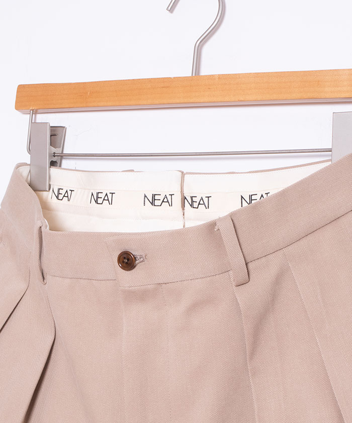 neat-chino-shorts-beige