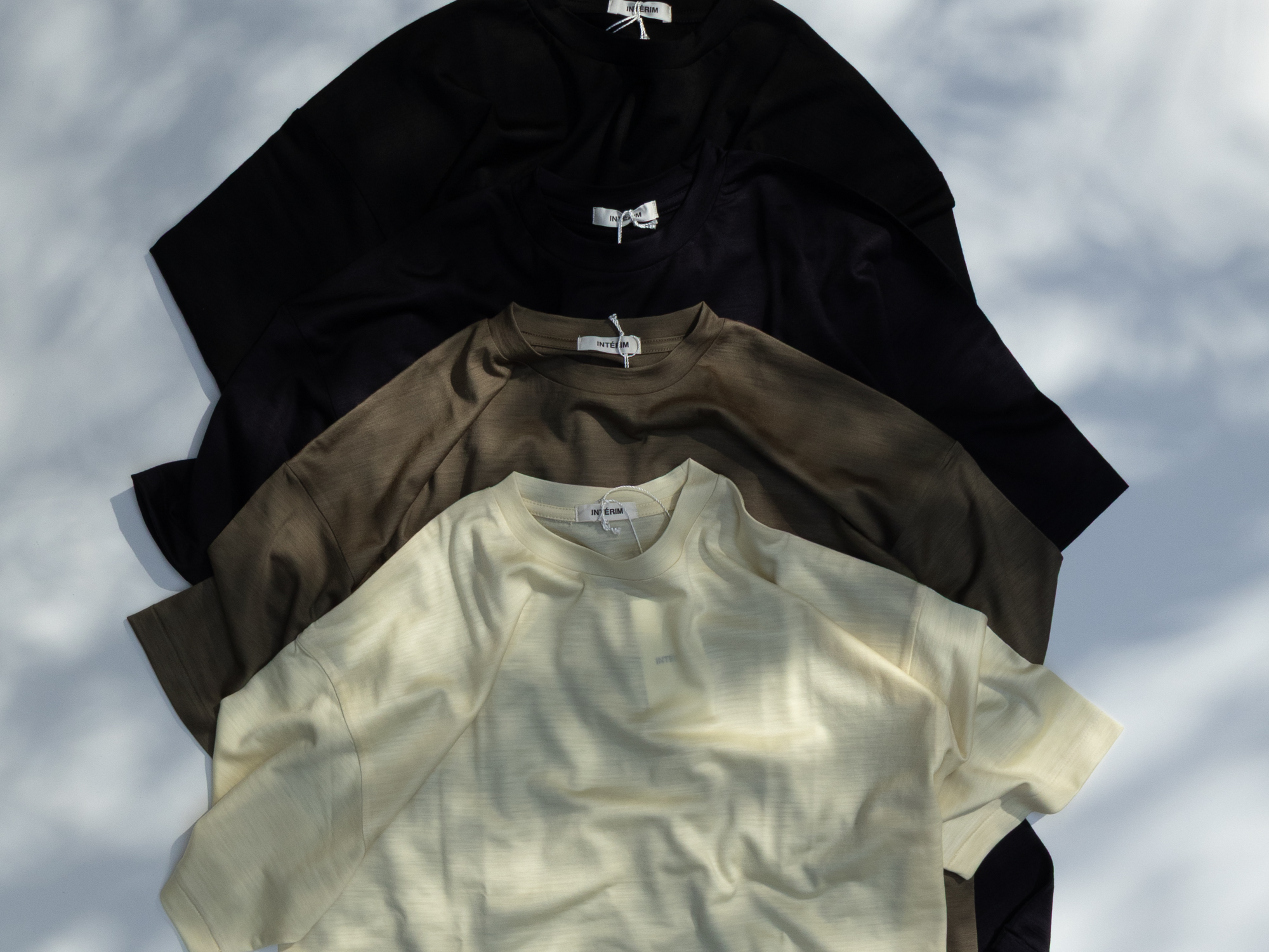 Interim's merino wool T-shirt is smooth, comfortable and has an elegant texture.
