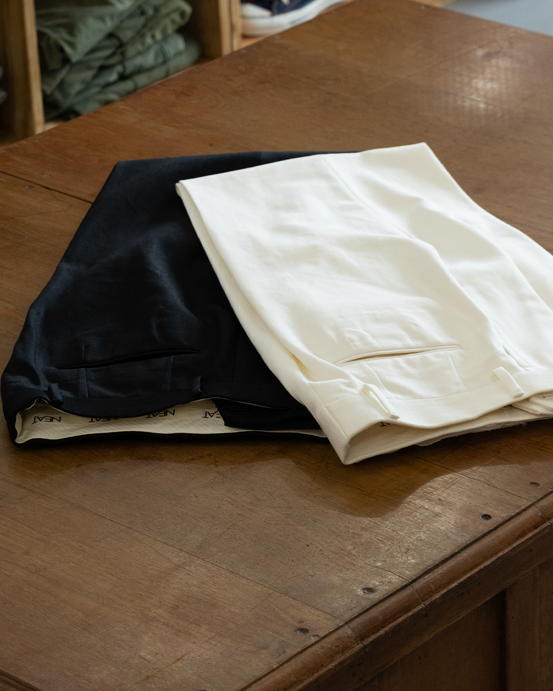 【NEAT】11.5oz Natural Slub Denim WIDE now in stock. A denim with a distinctive character created by the uneven yarn in white and black.