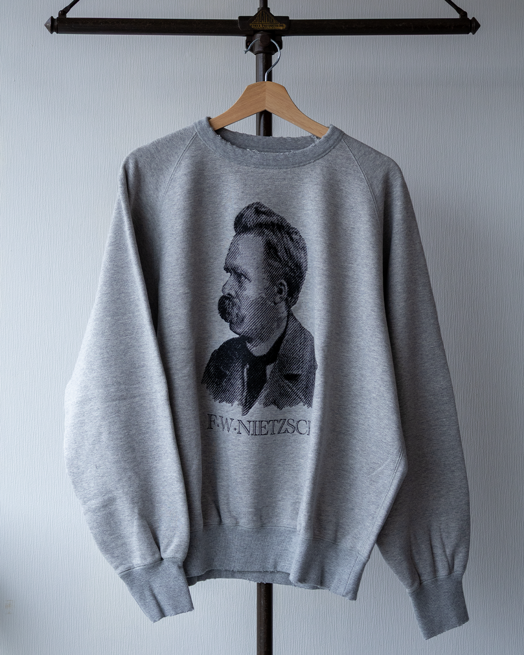 2026AW AUBERGE / NIETZSCHE。
