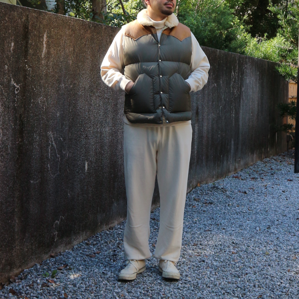 Rocky Mountain featherbed Christy vest (록키 마운틴 페더 베드 크리스티 베스트) 코디네이터 옷입기