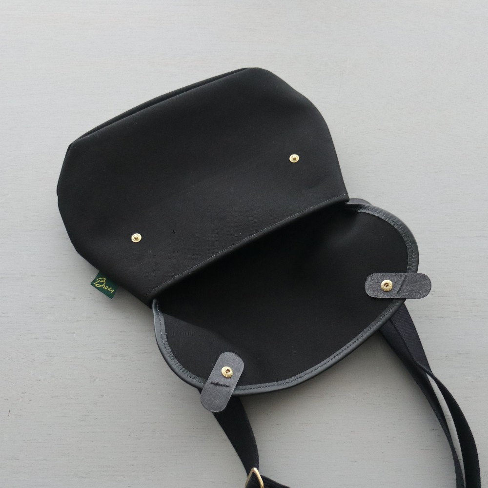 Brady-avon-black2