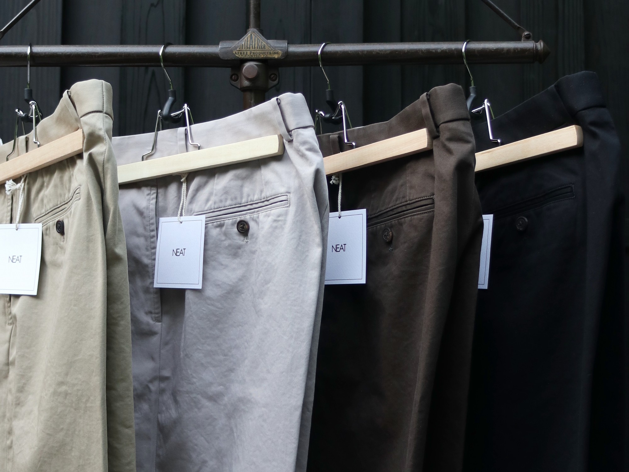 2023SS NEAT CHINO SHORTS가 신입하되었습니다.