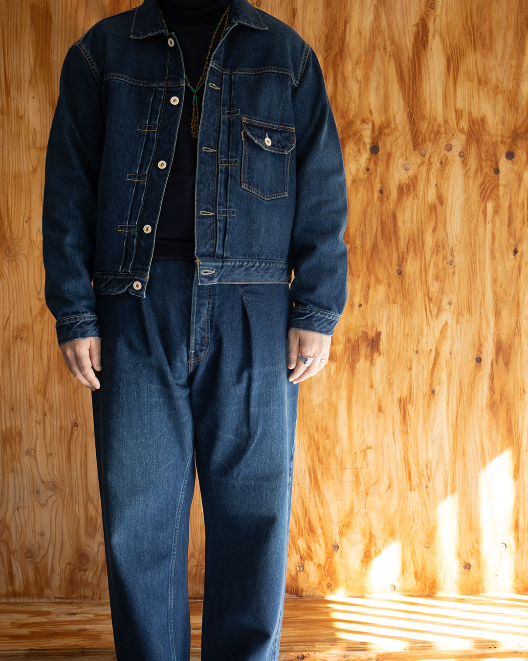 착용감과 떨어지는 느낌이 최고의 HERILL / 헬릴의 HONAI SUVINDENIM JACKET & 4PK PANTS.