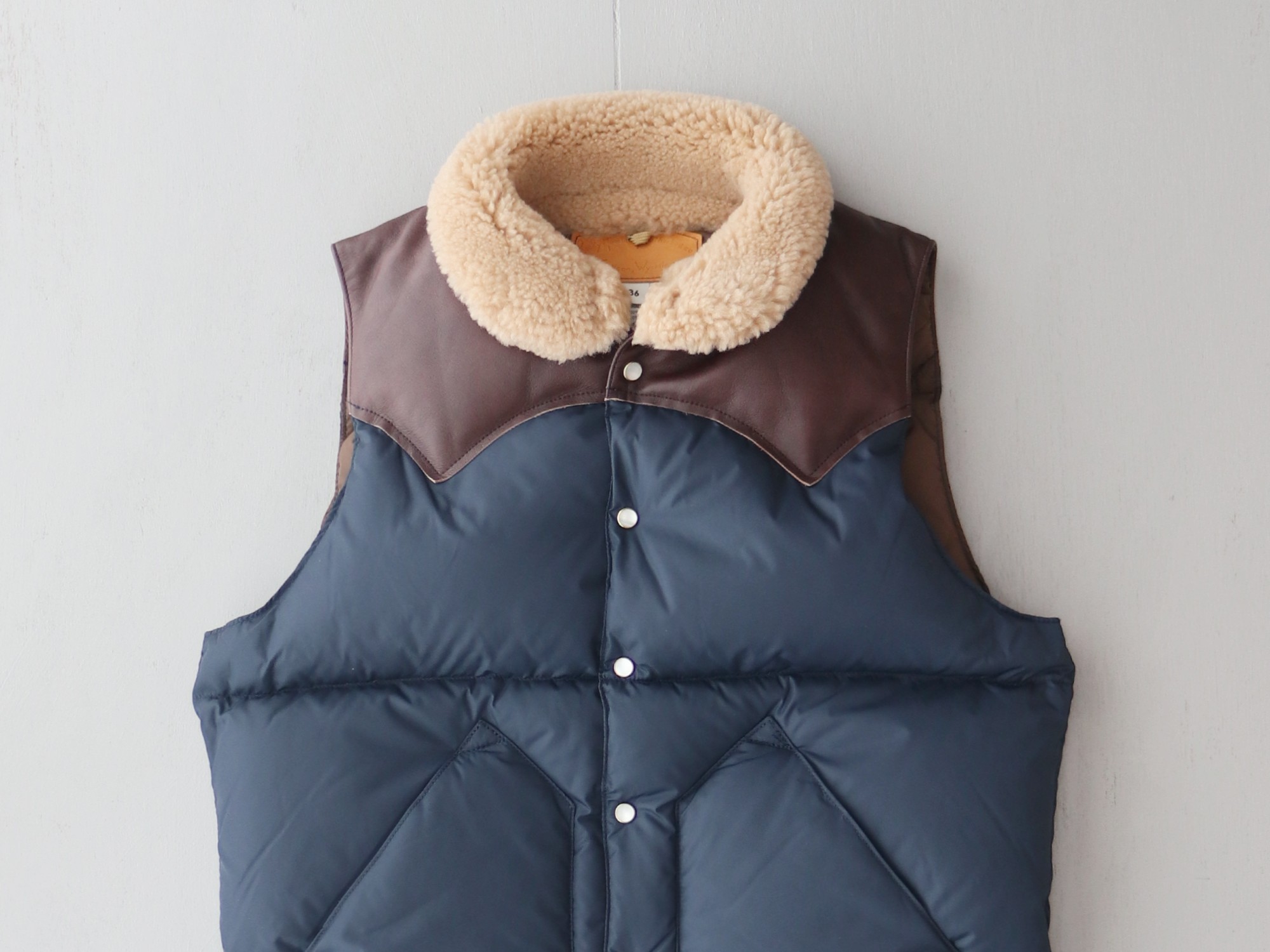 [Rocky Mountain ขนนก] 2022AW CHRISTY VEST มาแล้ว