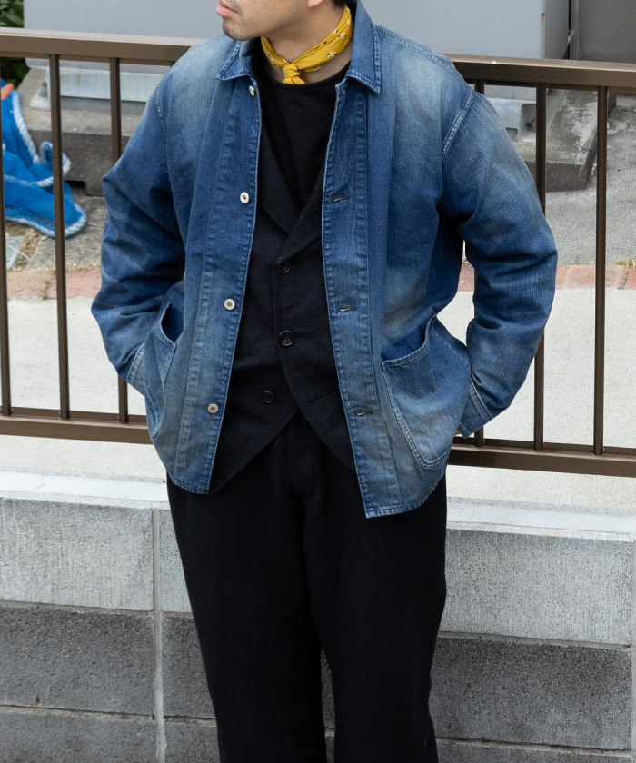 [HERILL] ชุดจั๊มสูทผ้ายีนส์เนื้อนุ่มที่สะท้อนถึงความคลาสสิกอย่างลงตัว