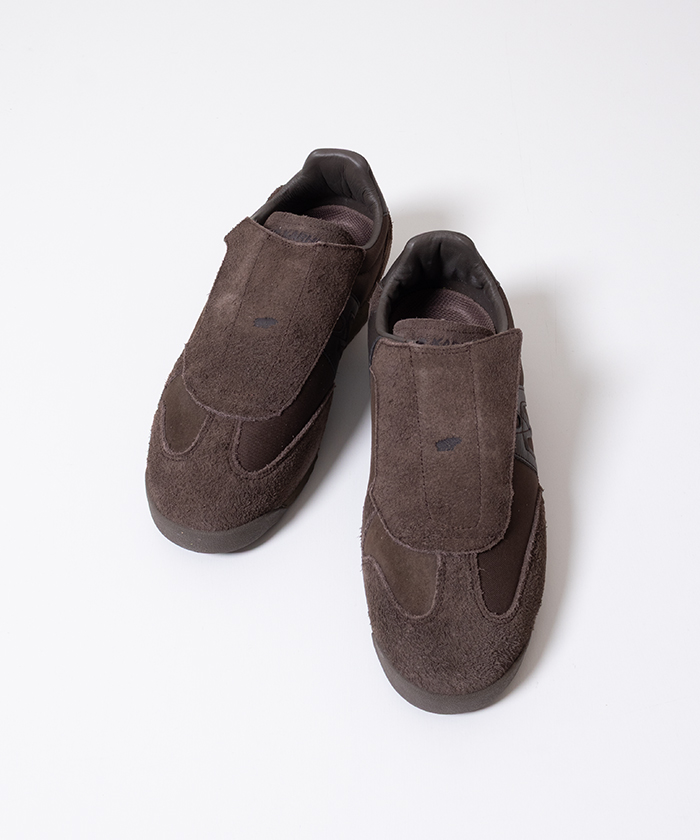 【EG × KARHU】将经典杰作升华为一脚蹬的“MESTARI SLIP-ON”，功能与美学在此完美融合。